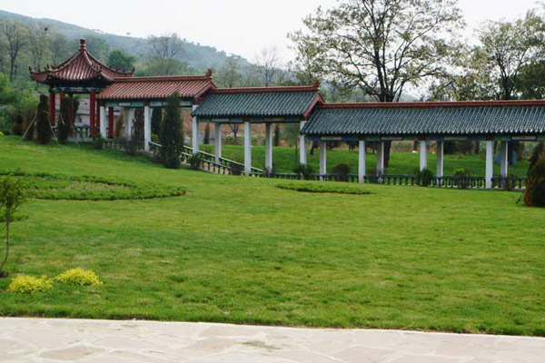 双龙山墓园