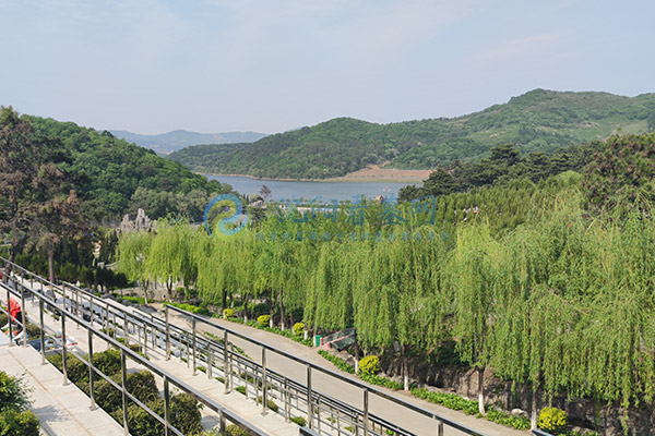 大河贝墓园