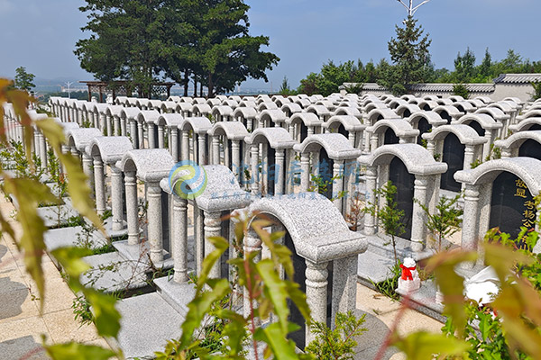 圣龙泉墓园